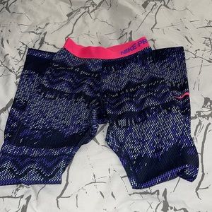 Women’s NikePro 365 Dri-Fit Leggings!